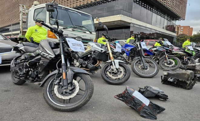 Automóviles y motocicletas recuperadas en operativo policial en 6 localidades de la capital del país