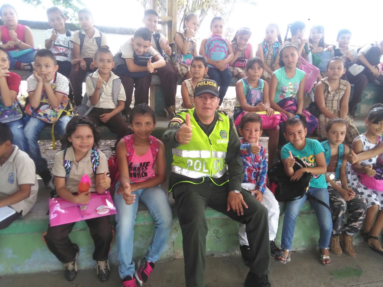 El objetivo, mejorar las condiciones de seguridad en las instituciones educativas de la localidad