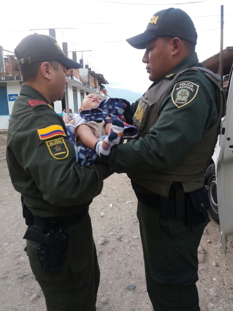 Rescatamos a juan, un niño de 6 meses aproximadamente abandonado por su mama