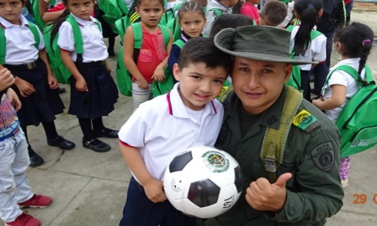 Campaña “Yo prefiero estudiar y practicar deporte”
