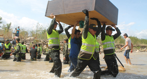 040915-actividad-comunitaria-ayuda-colombianos-cucuta