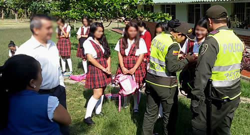 operativos-colegios-boayaca-policia