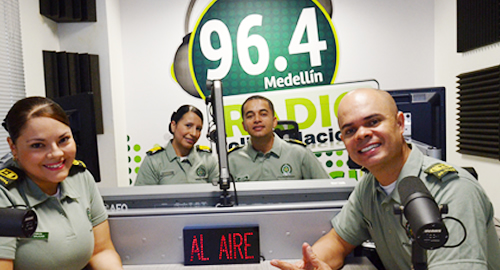POLICIA-CUMPLEAÑOS-EMISORA-RADIO POLICIA-MEDELLIN