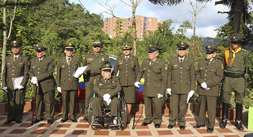 301214-reconocimiento-policias-manizales