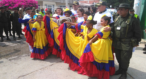 Policíal-RECOMENDACIONES-niños-COLEGIOS-PREVENCION-educar-drogas