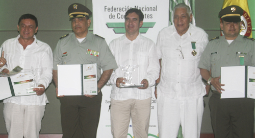 071015-policia-exaltada-comerciantes-villavicencio-fenalco