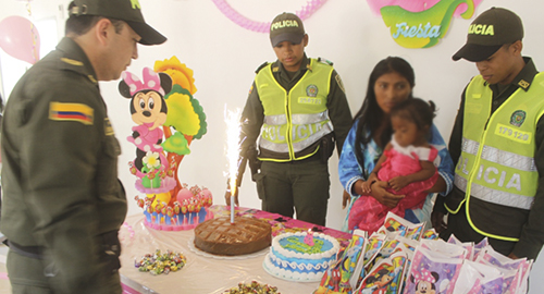 070515-celebracion-cumpleanos-nina-enferma-guajira