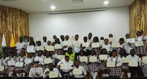 261115-actividad-dare-choco-estudiantes