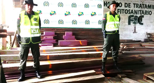 POLICIA-LIDERA- madera-ambiental-uraba