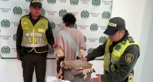 POLICIA NACIONAL adulto mayor con marihuana