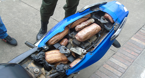 coca-moto-camufalada-caqueta