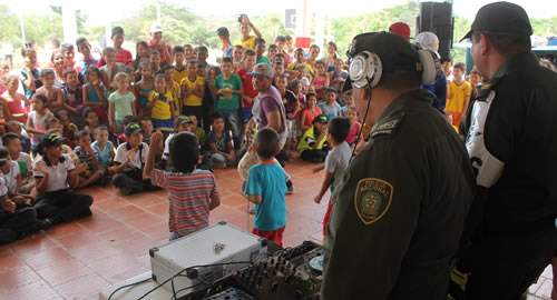 la_policia-acompana-comunidades-vulnerables