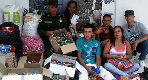 130515-actividad-tapitas-ninos-antioquia