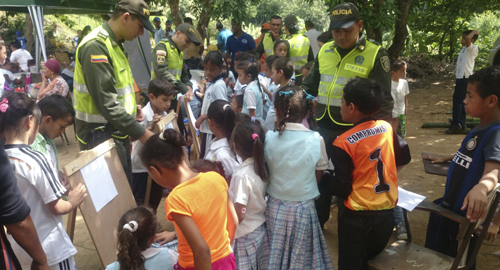 051115-actividad-ecolopgica-policia-santa-marta