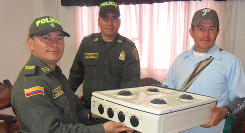 291014-ENTREGA-ESTUFA-COMUNIDAD-COMUNIDAD